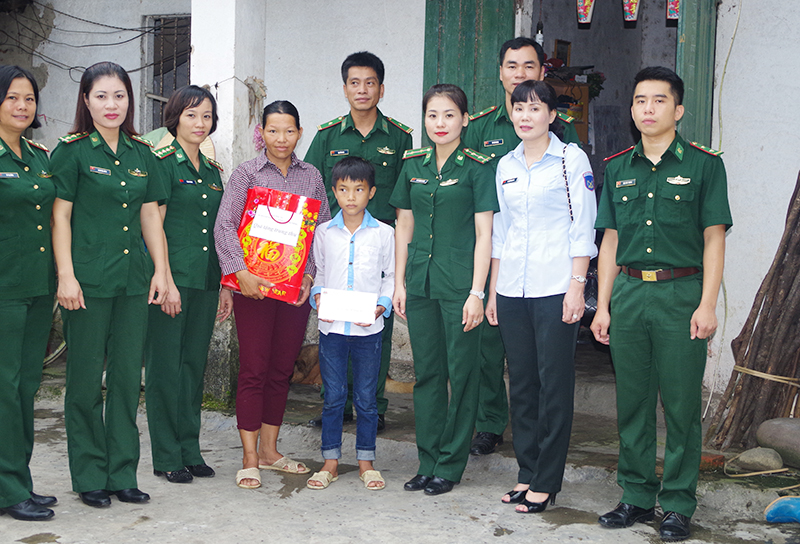 Nâng bước em tới trường