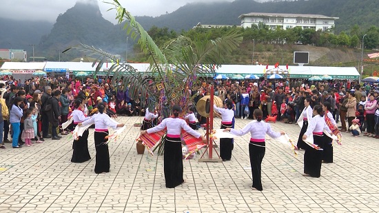 Lễ Kin Pang Then của người Thái trắng TX.Mường Lay