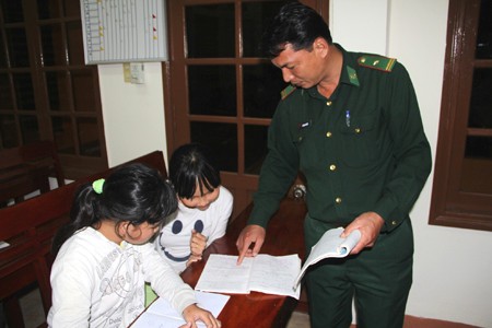 Con chữ yêu thương, tình dân bền chặt