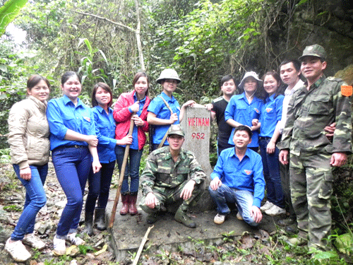 Hương ước giữ đường biên, cột mốc