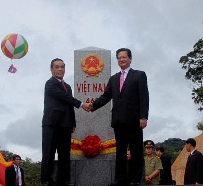 Lễ chào mừng hoàn thành công tác tăng dày và tôn tạo mốc BL555 Nhà Cái Thể Thao | Casino | Nổ Hũ | Đá Gà Uy Tín Việt Nam - Lào: Thành quả của tình bạn, tình đồng chí thủy chung, son sắt