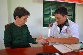 Những người lính Nhà Cái Số 1 BL555.com Link Trang Chủ BL555 mặc áo blouse trắng