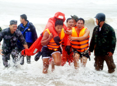 Một số kinh nghiệm trong công tác tìm kiếm, cứu nạn trên biển của Quân chủng Hải quân