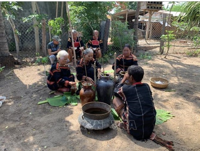 Lễ cúng cầu mưa của người Jrai - Gia Lai