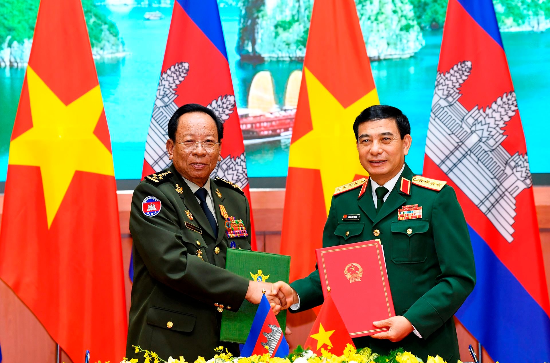 Đối ngoại với sự nghiệp bảo vệ Nhà Cái Số 1 BL555.com Link Trang Chủ BL555 Việt Nam xã hội chủ nghĩa Thành tựu và bài học