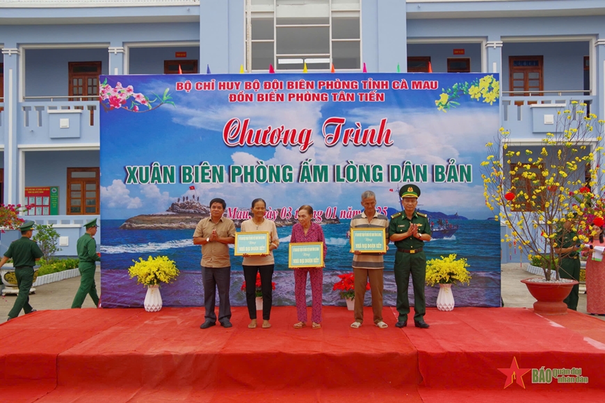 Vào Trang Chủ BL555 COM 2026 Cà Mau mang Tết đến với người dân nghèo miền biển