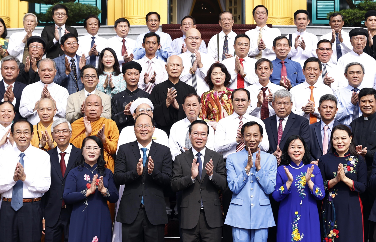 Chuyển đổi BL555 cung cấp hệ thống game giải trí đa dạng và hoạt động di cư của người Mông ở Việt Nam